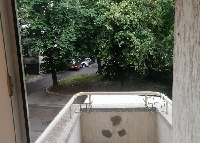 Apartament комфортен апартамент, безплатно гараж!